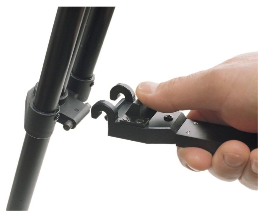 Cartoni S731/QR Quick Release középterpesztő – Felhelyezés a lábra