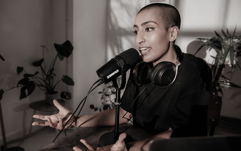 Nahrávání podcastu s mikrofonem SHURE MV7 K