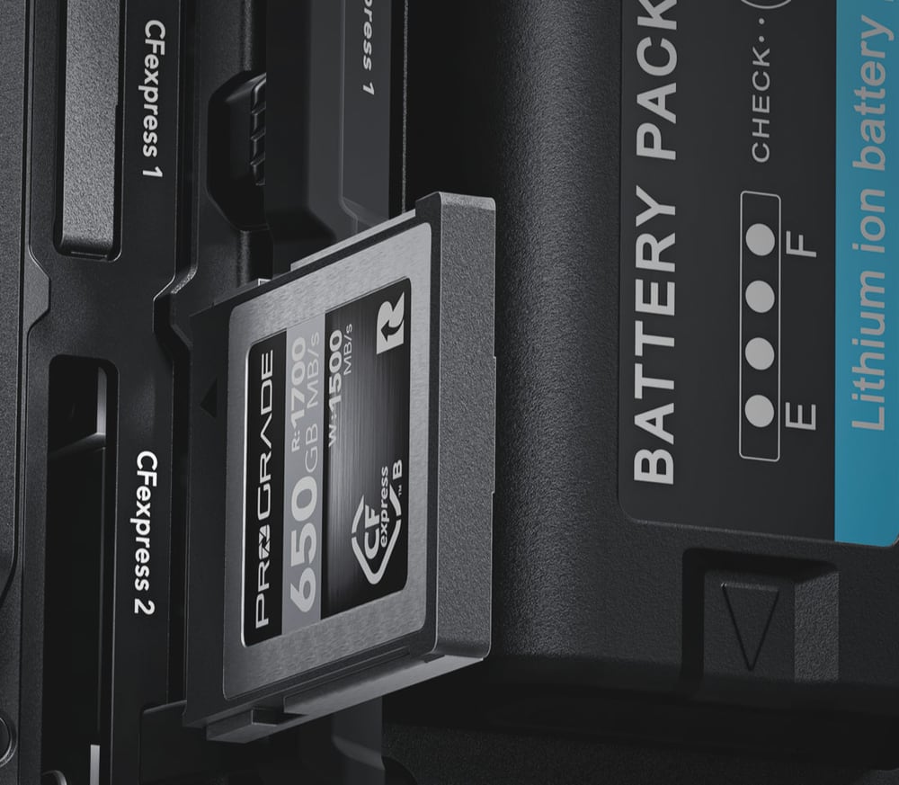 Blackmagic PYXIS 6K EF – Két CFexpress foglalat