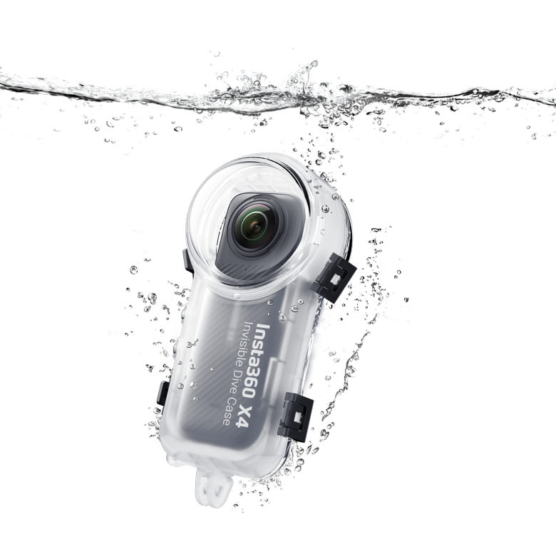 Az Insta360 X4 búvártok vízben, hivatalos termékfotón