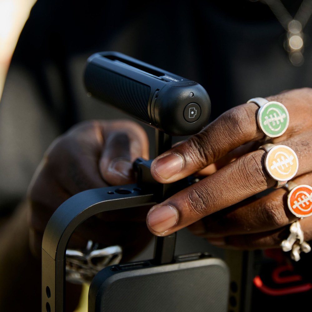 Moment Universal Mobile Grip NATO rögzítéssel – Terepen