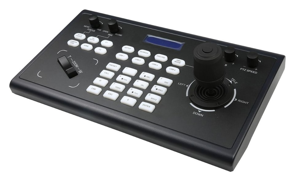 Joystick, gombok és LCD-kijelző