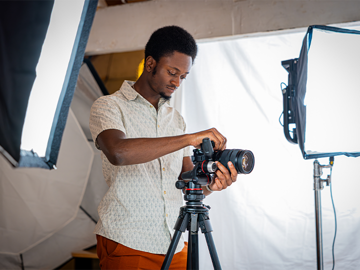 Manfrotto ONE MTONEC karbon hibrid állvány