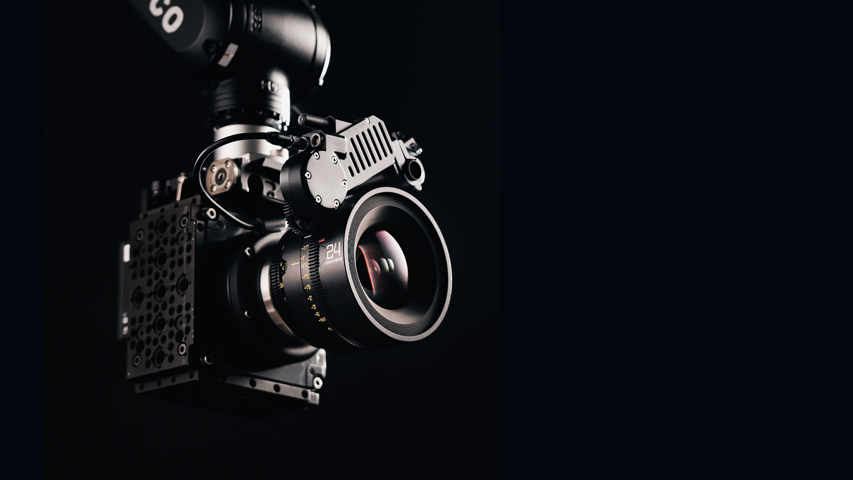 Kamerára szerelt DZOFilm Gnosis Macro 24 mm objektív