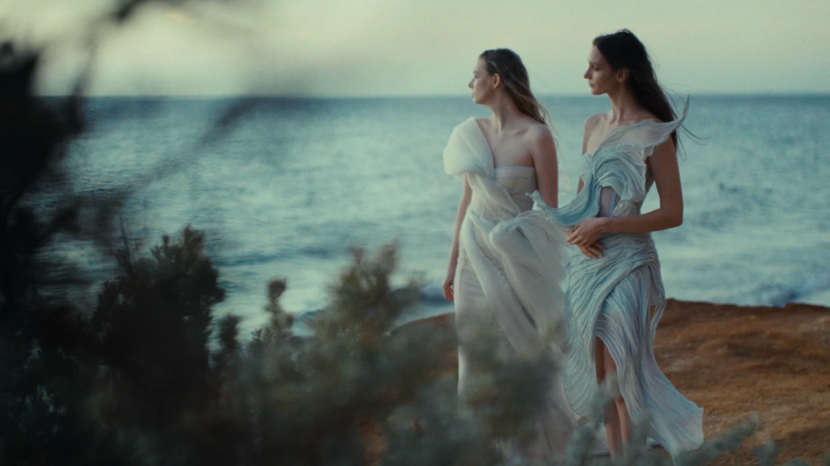 A DZOFILM Arles Lustre sorozat hivatalos ellenfényes példaképe