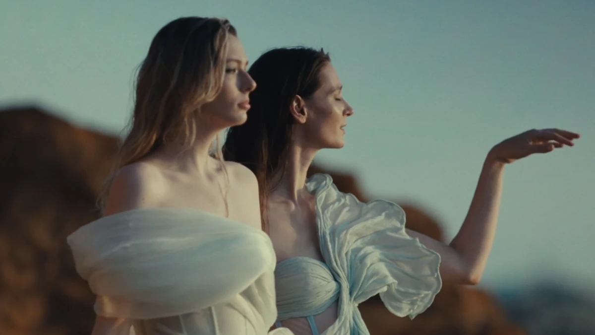 A DZOFILM Arles Lustre sorozat hivatalos képi példája