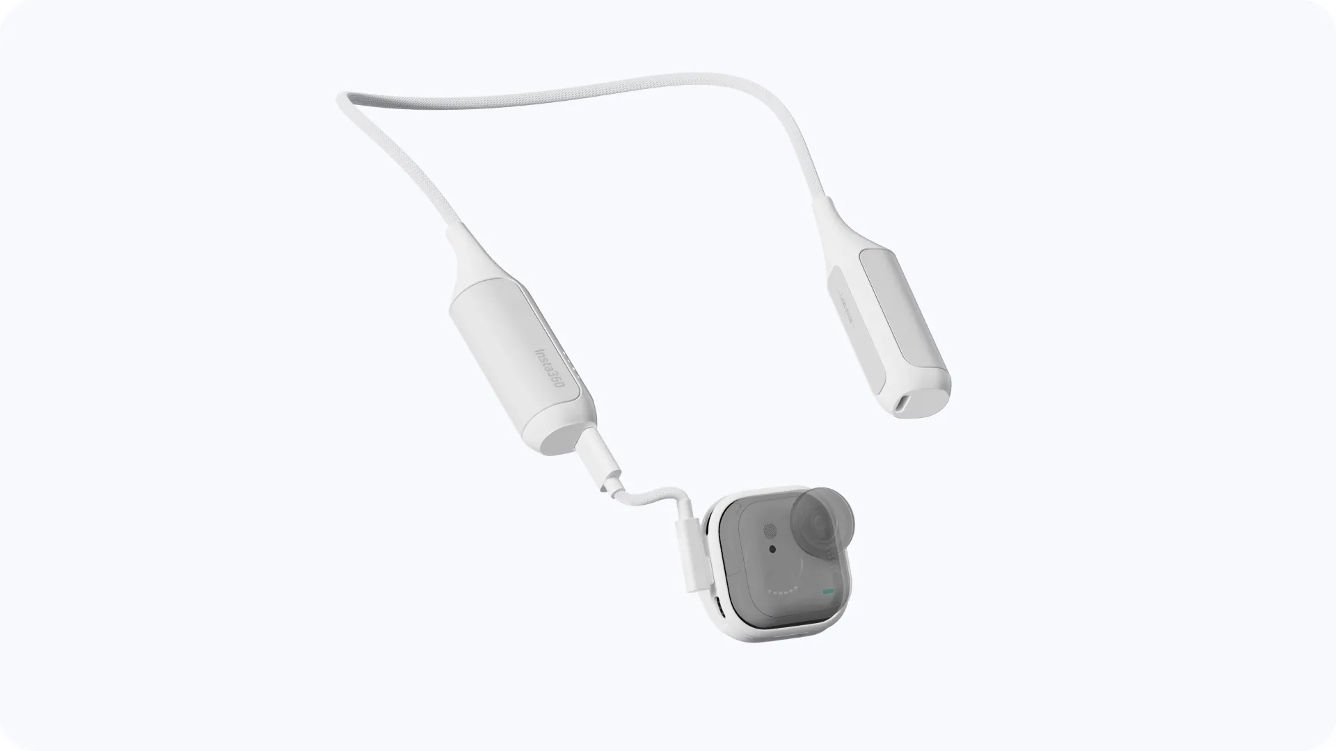 Az FOMO Power Neck Mount az Insta360 GO Ultra kamerához csatlakoztatva