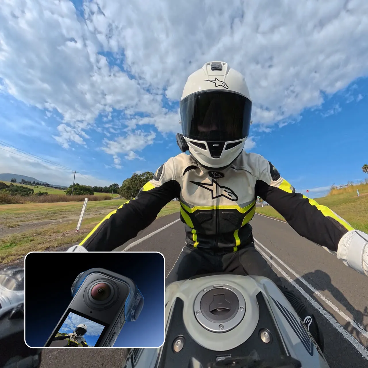 Az Insta360 hivatalos fotója az X4 Air kameráról motorozás közben