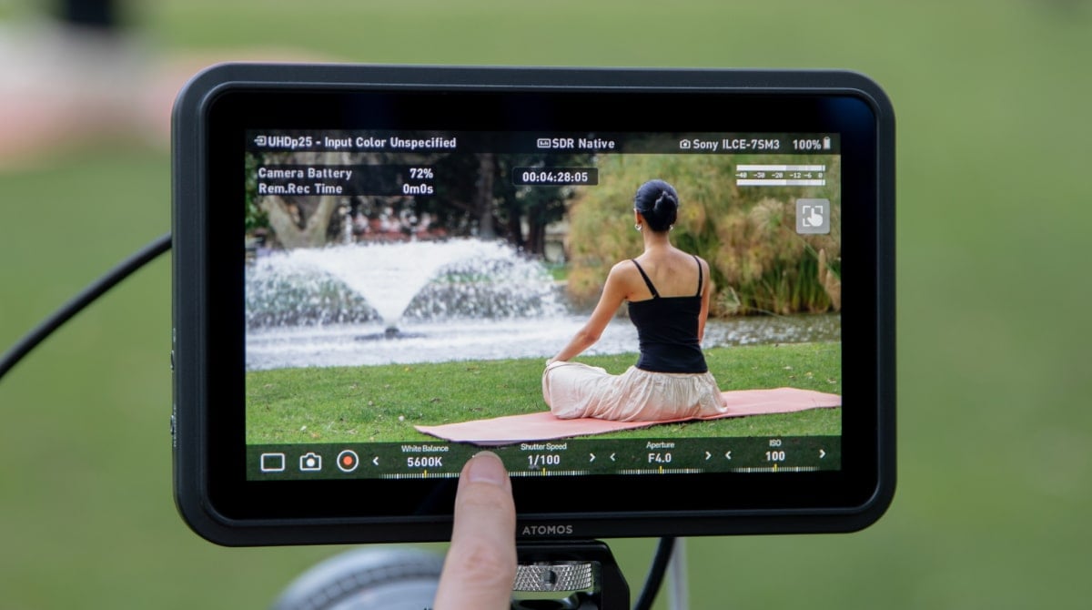Atomos Shinobi 7 II a ovládání fotoaparátu