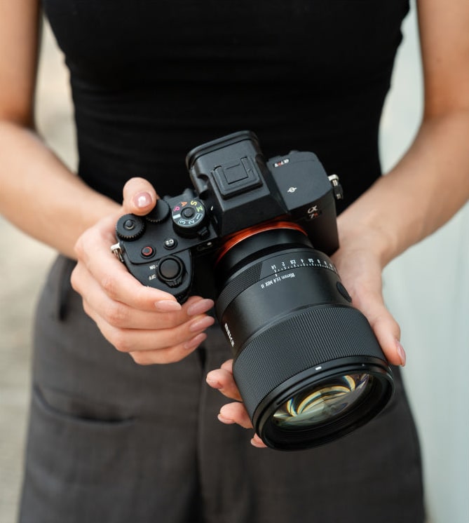 Meike 85mm F1.4 STM MIX II FE – Könnyű polimer ház