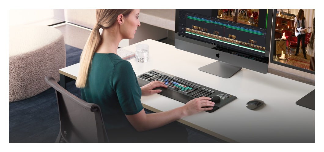 DaVinci Resolve Editor Keyboard – Mindkét kéz a vágáson
