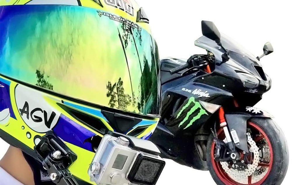 A motoros nézőpontja minden felvételen