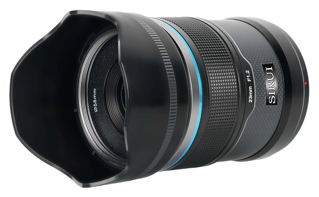 Sirui Sniper 23mm F1,2 APS-C AF objektív, Sony E, fekete – Fekete kivitel: szénszálas felület