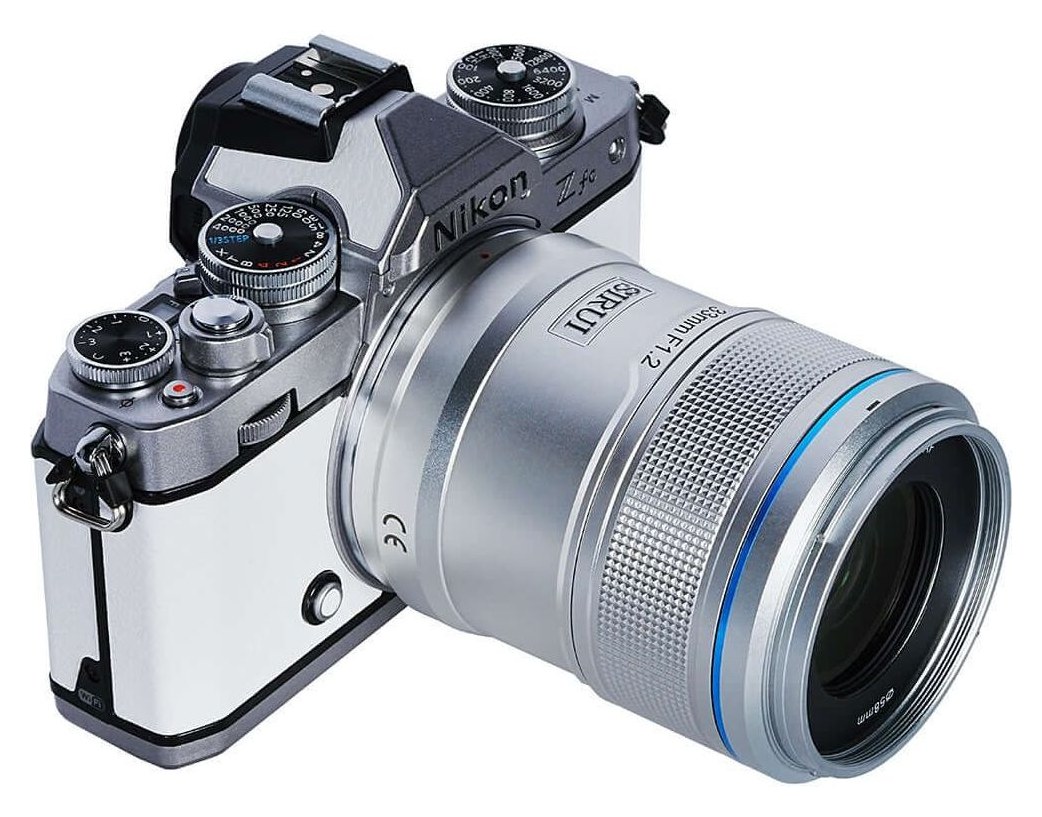Sirui Sniper 33mm F1,2 APS-C AF objektív, Nikon Z, ezüst – Ezüst kivitel: alumíniumötvözet