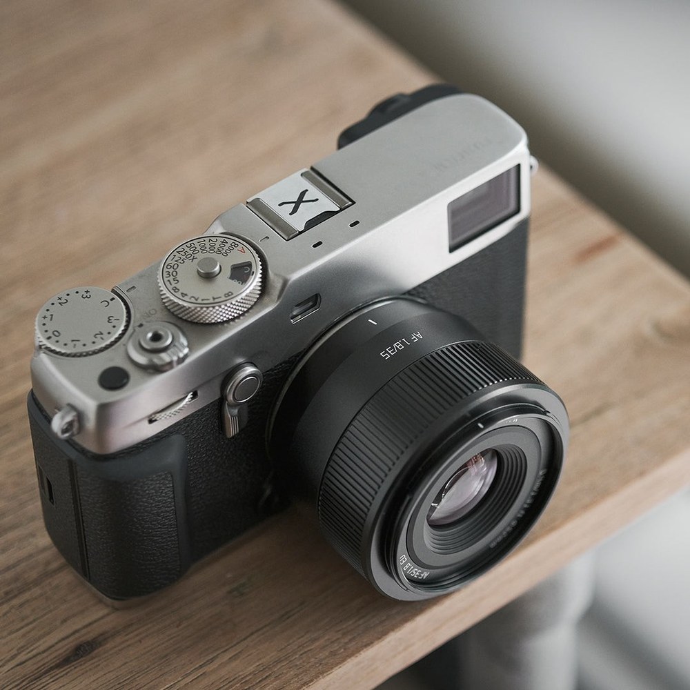 TTArtisan APS-C AF 35mm F1.8 II – 35 mm-es gyújtótávolság APS-C érzékelőn