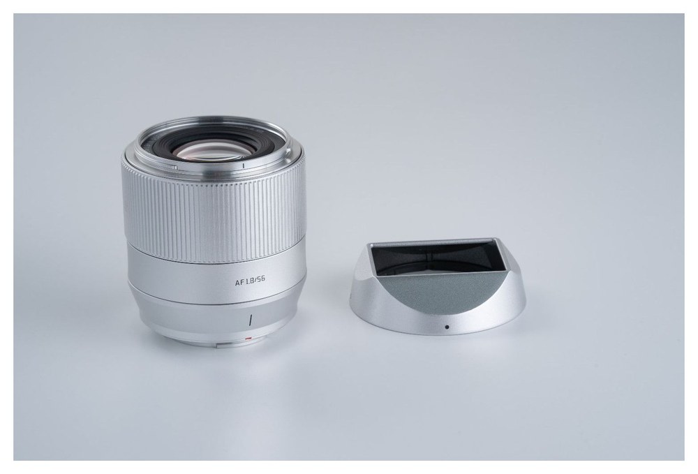 TTArtisan APS-C AF 56mm F1.8 – Teljesen fém ház és napellenző