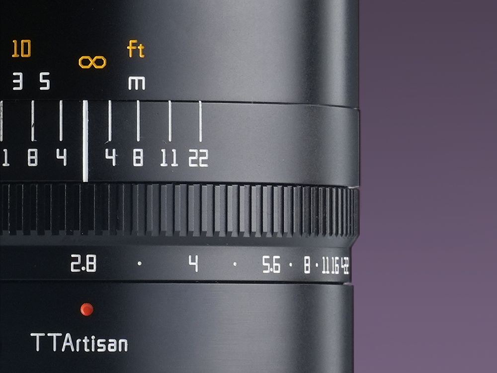 TTArtisan Macro 100mm F2.8 2x – Kattanó rekesz és távolságskála